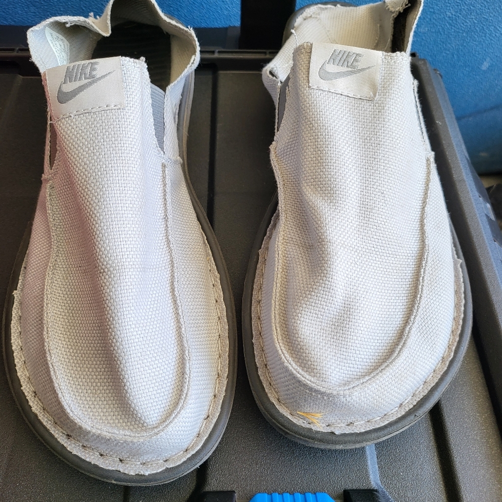 Men Nike Canvas Shoes